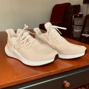 Adidas peach Alphaboost, size 10